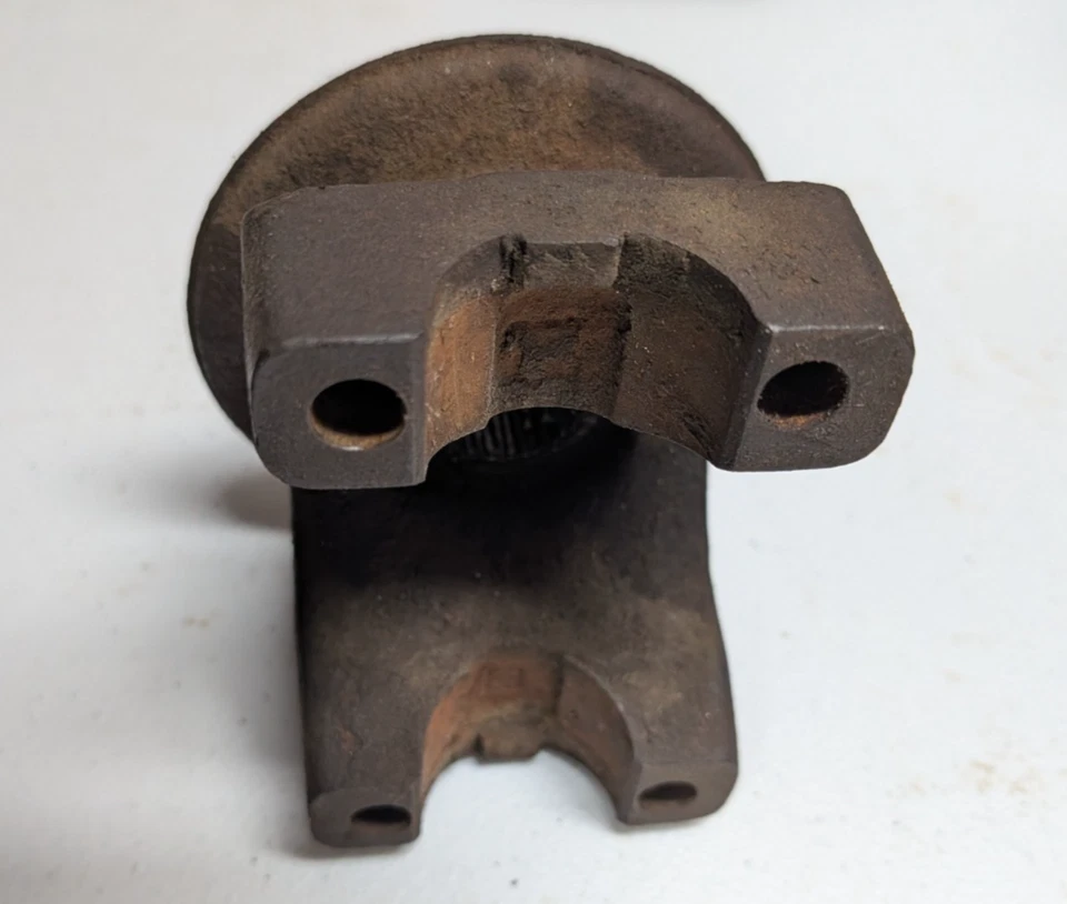 1965 1966 1967 1968 1969 1970 Mustang Rear Axle Universal Joint Flange Assembly 6 Cyl 7 1/4 inch Automatic Transmission