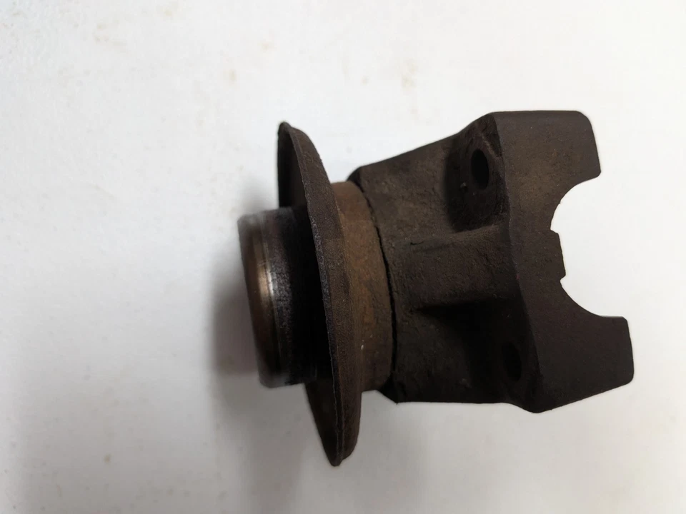 1965 1966 1967 1968 1969 1970 Mustang Rear Axle Universal Joint Flange Assembly 6 Cyl 7 1/4 inch Automatic Transmission