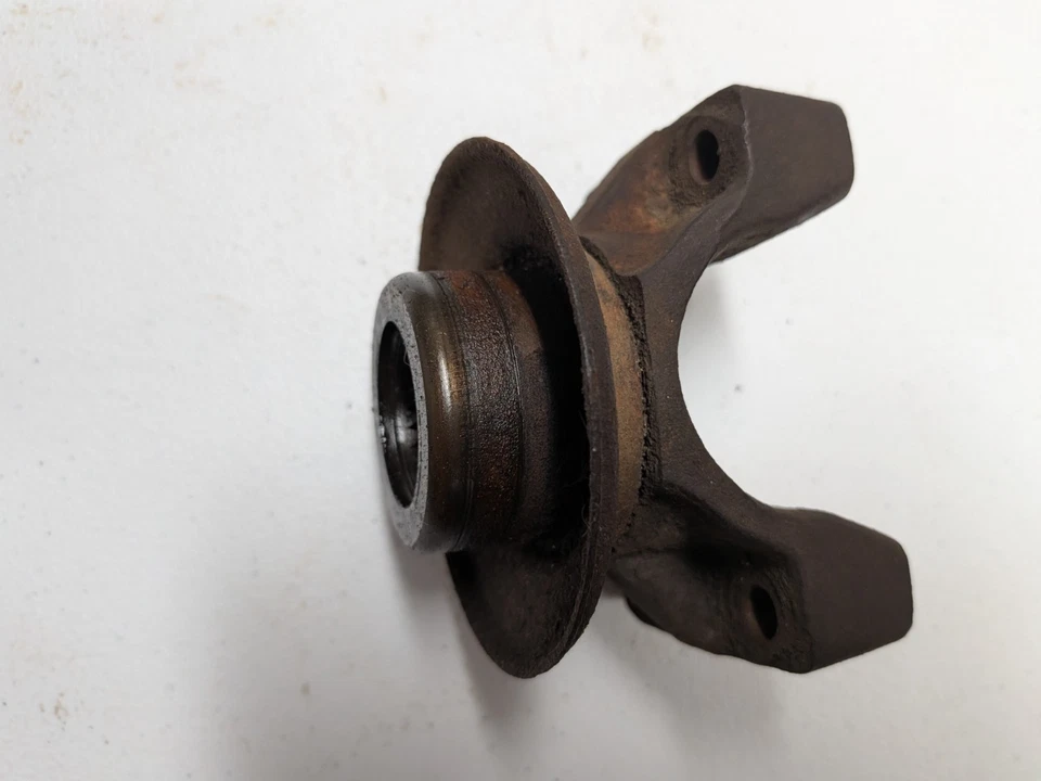 1965 1966 1967 1968 1969 1970 Mustang Rear Axle Universal Joint Flange Assembly 6 Cyl 7 1/4 inch Automatic Transmission