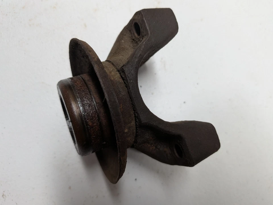 1965 1966 1967 1968 1969 1970 Mustang Rear Axle Universal Joint Flange Assembly 6 Cyl 7 1/4 inch Automatic Transmission