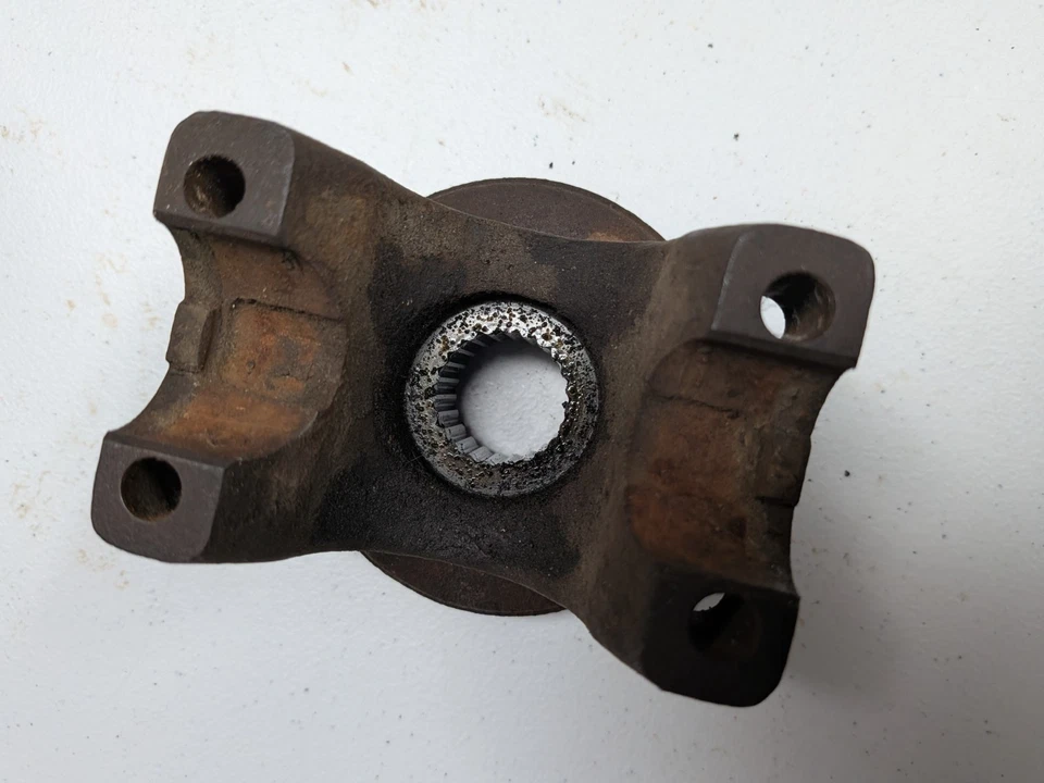 1965 1966 1967 1968 1969 1970 Mustang Rear Axle Universal Joint Flange Assembly 6 Cyl 7 1/4 inch Automatic Transmission