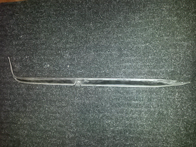 1967 1968 Mustang Coupe Rear Window Vertical Molding RH