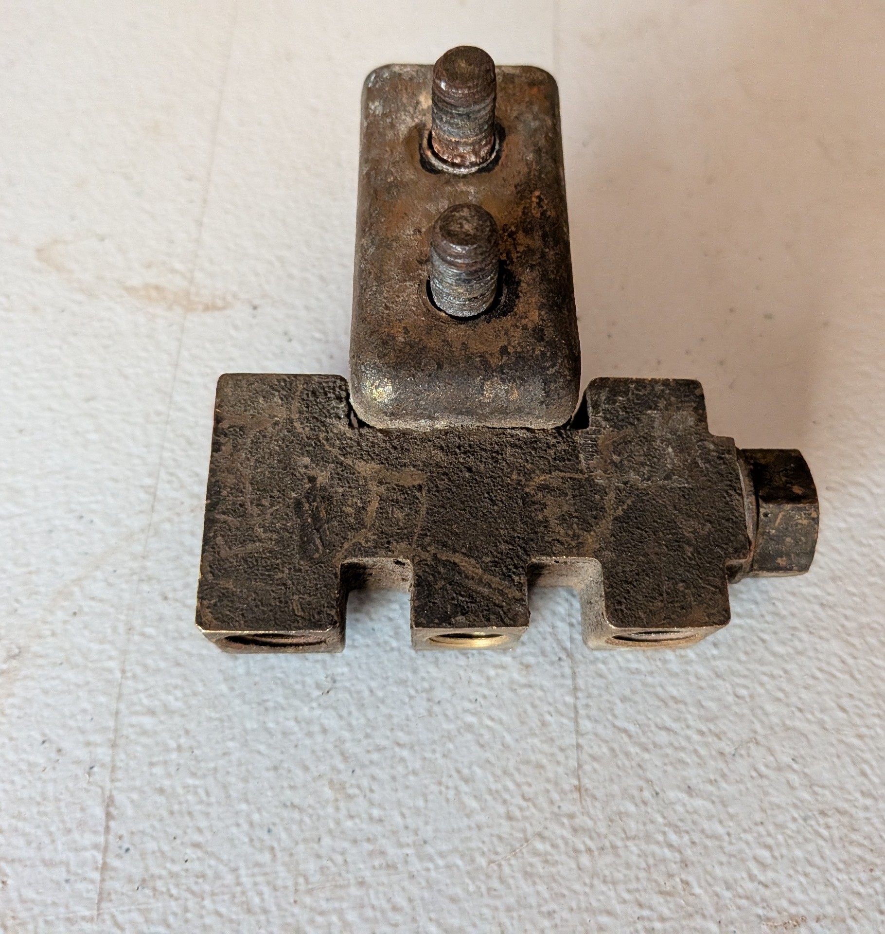 1969 1969 Cougar Mustang Drum Brake Distribution Block